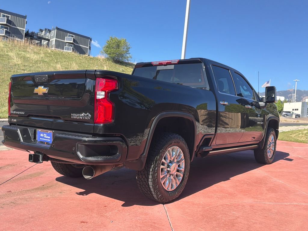 Used 2022 Chevrolet Silverado 2500 High Country w/ Technology Package AWD/4WD image 8