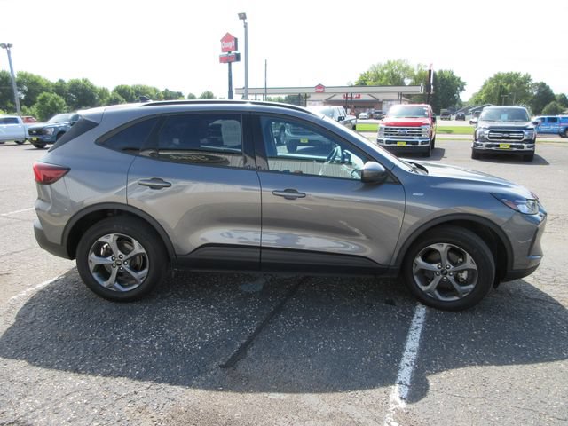 Certified 2025 Ford Escape ST-Line Select AWD/4WD image 11