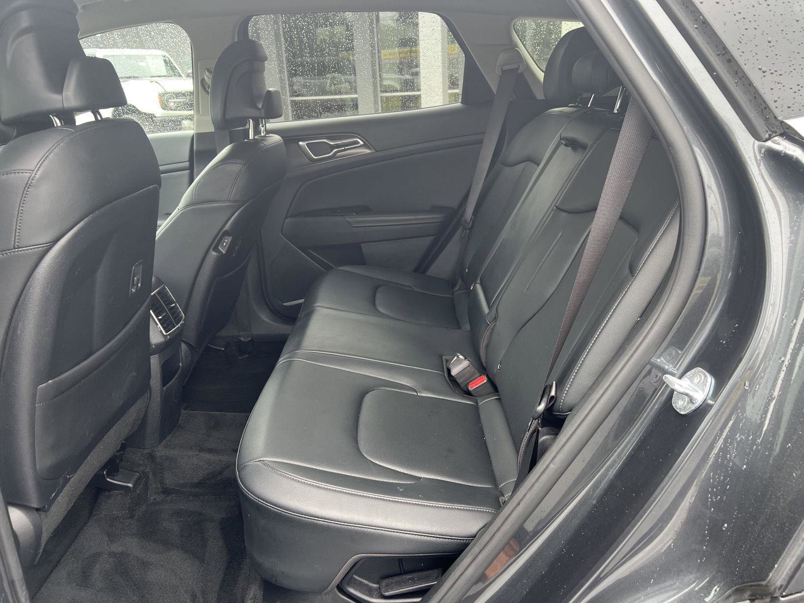 Used 2023 Kia Sportage EX AWD/4WD image 10