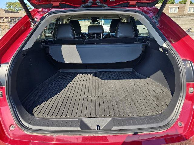 Used 2021 Toyota Venza LE AWD/4WD image 12
