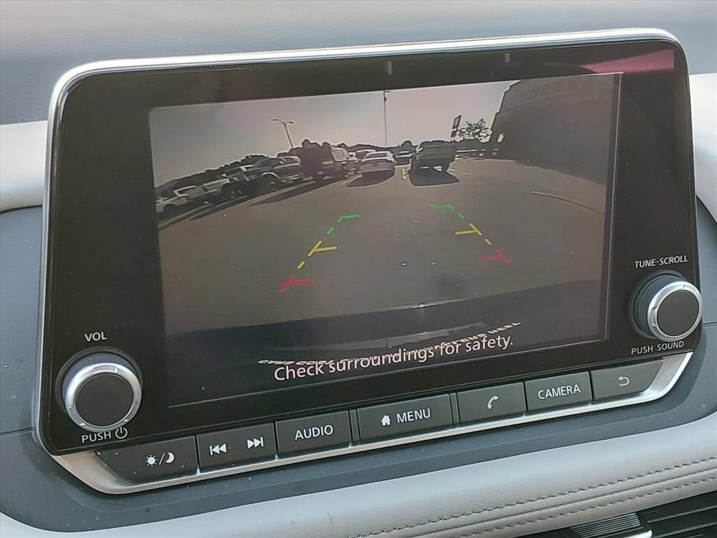 Used 2025 Nissan Rogue SV FWD image 19