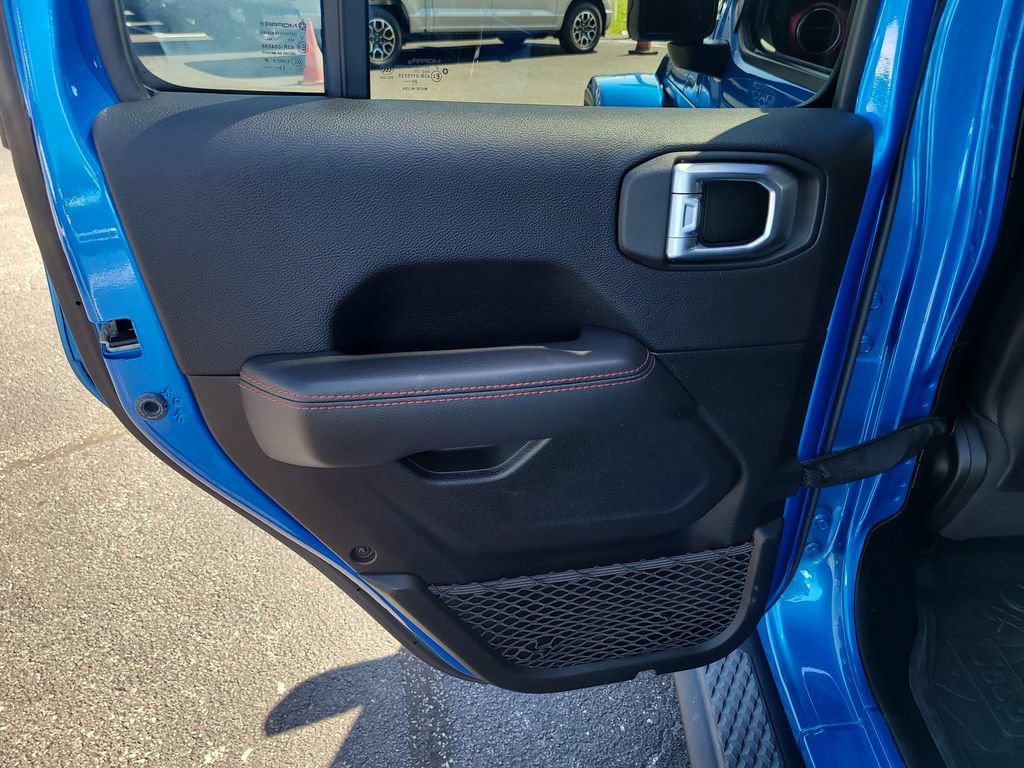 Used 2021 Jeep Gladiator Rubicon AWD/4WD image 9