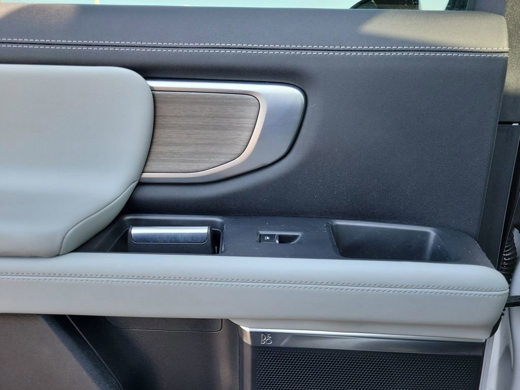 Certified 2025 Ford Expedition Max Platinum image 14