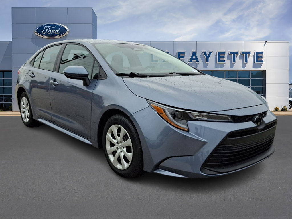 Used 2025 Toyota Corolla LE w/ Convenience Package FWD image 1