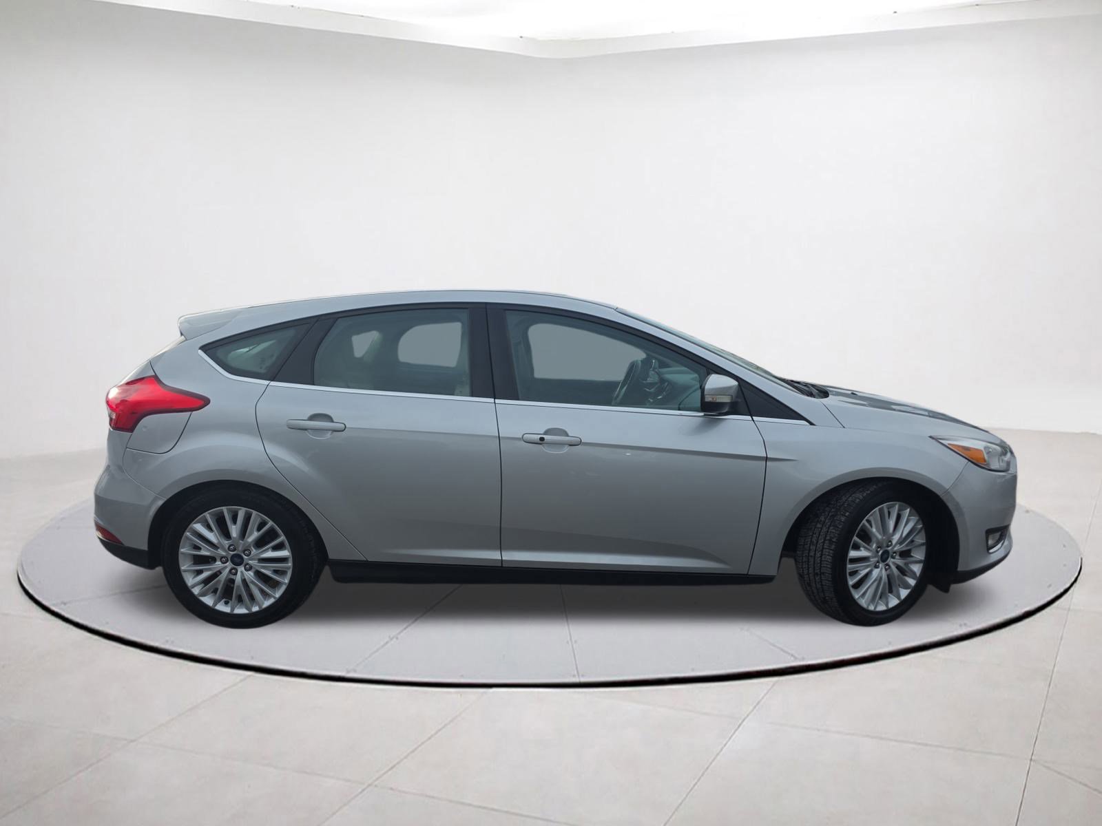 Certified 2018 Ford Focus Titanium image 7