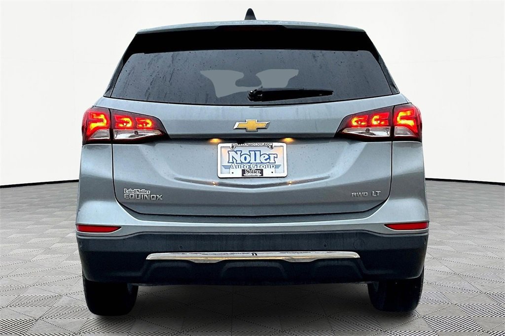 Used 2023 Chevrolet Equinox LT w/ Driver Convenience Package image 3