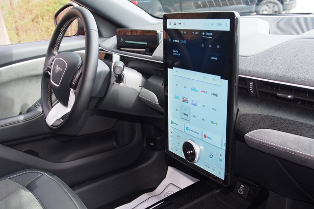 Certified 2025 Ford Mustang Mach-E GT image 10