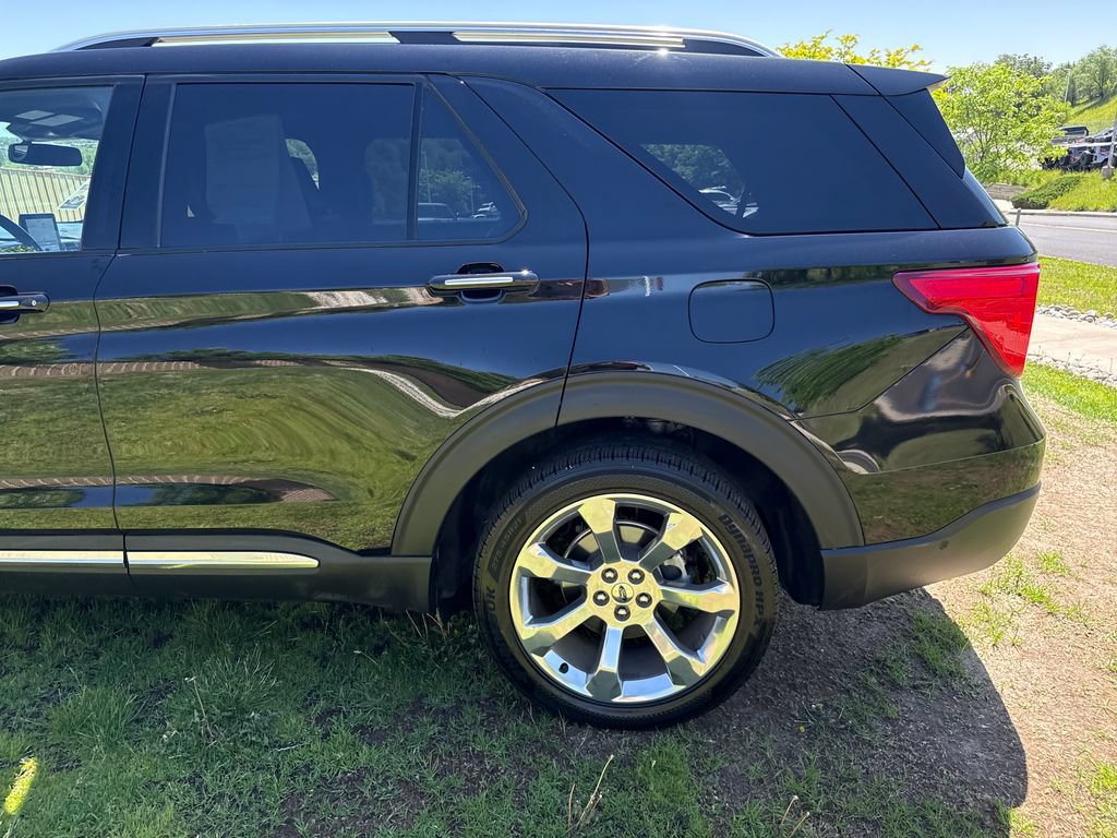 Certified 2020 Ford Explorer Platinum w/ Premium Technology Package AWD/4WD image 39
