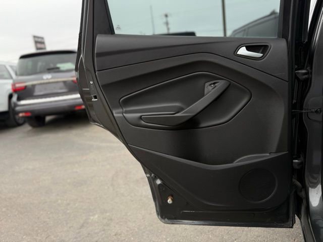 Certified 2018 Ford Escape SE w/ SE SYNC Package image 16