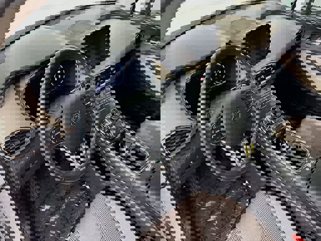 Used 2021 Hyundai Santa Fe SEL w/ Convenience Package image 9