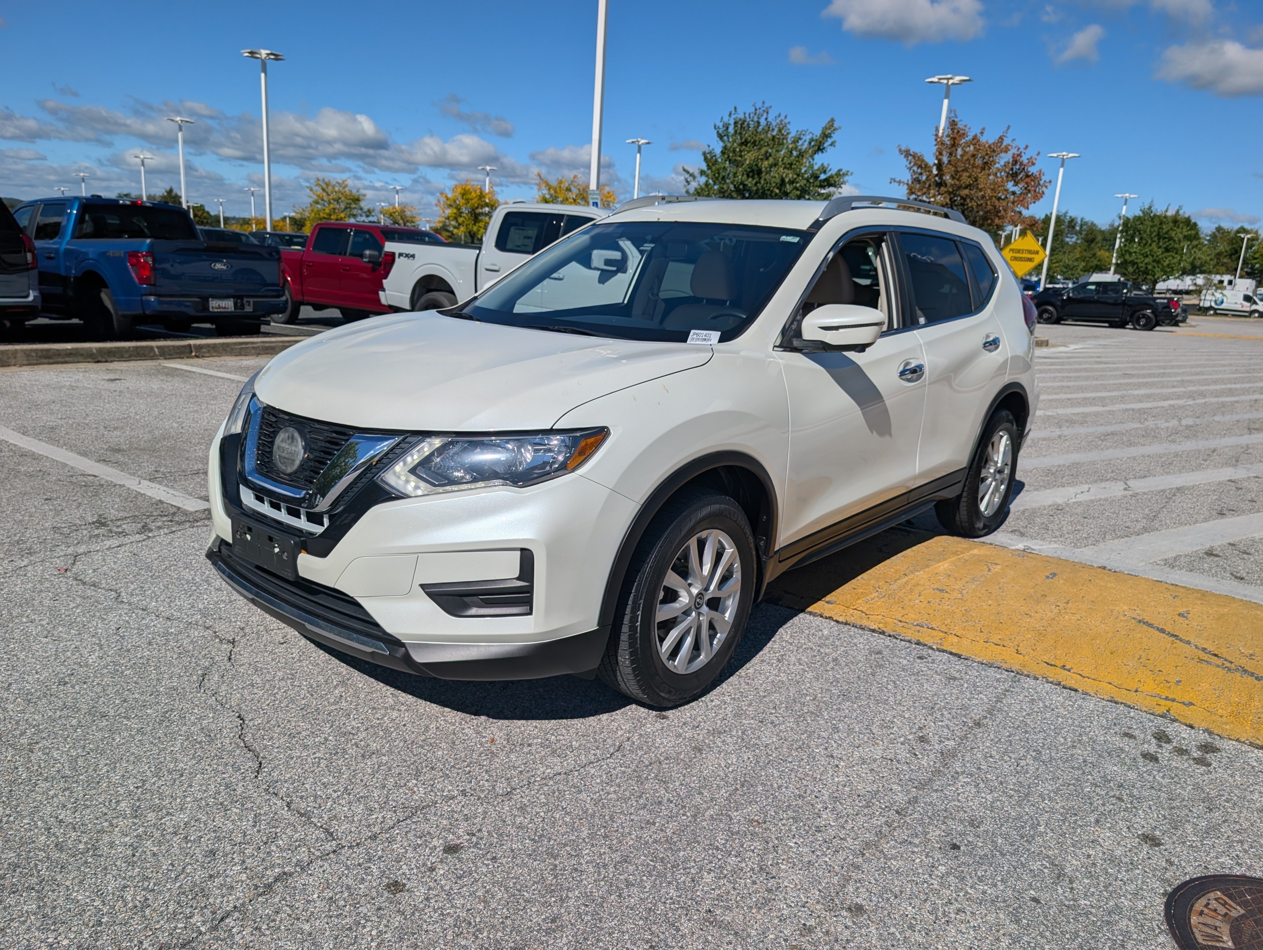 Used 2018 Nissan Rogue SV w/ Premium Package AWD/4WD image 8