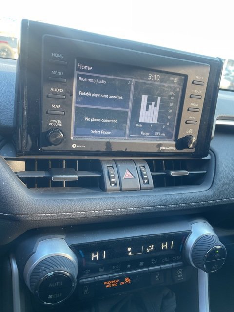 Used 2020 Toyota RAV4 XLE Premium image 2