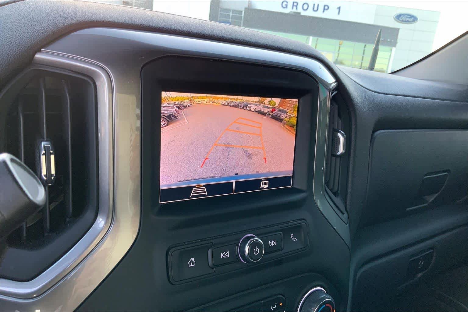 Used 2024 Chevrolet Silverado 1500 Custom Trail Boss w/ Dark Appearance Package AWD/4WD image 26