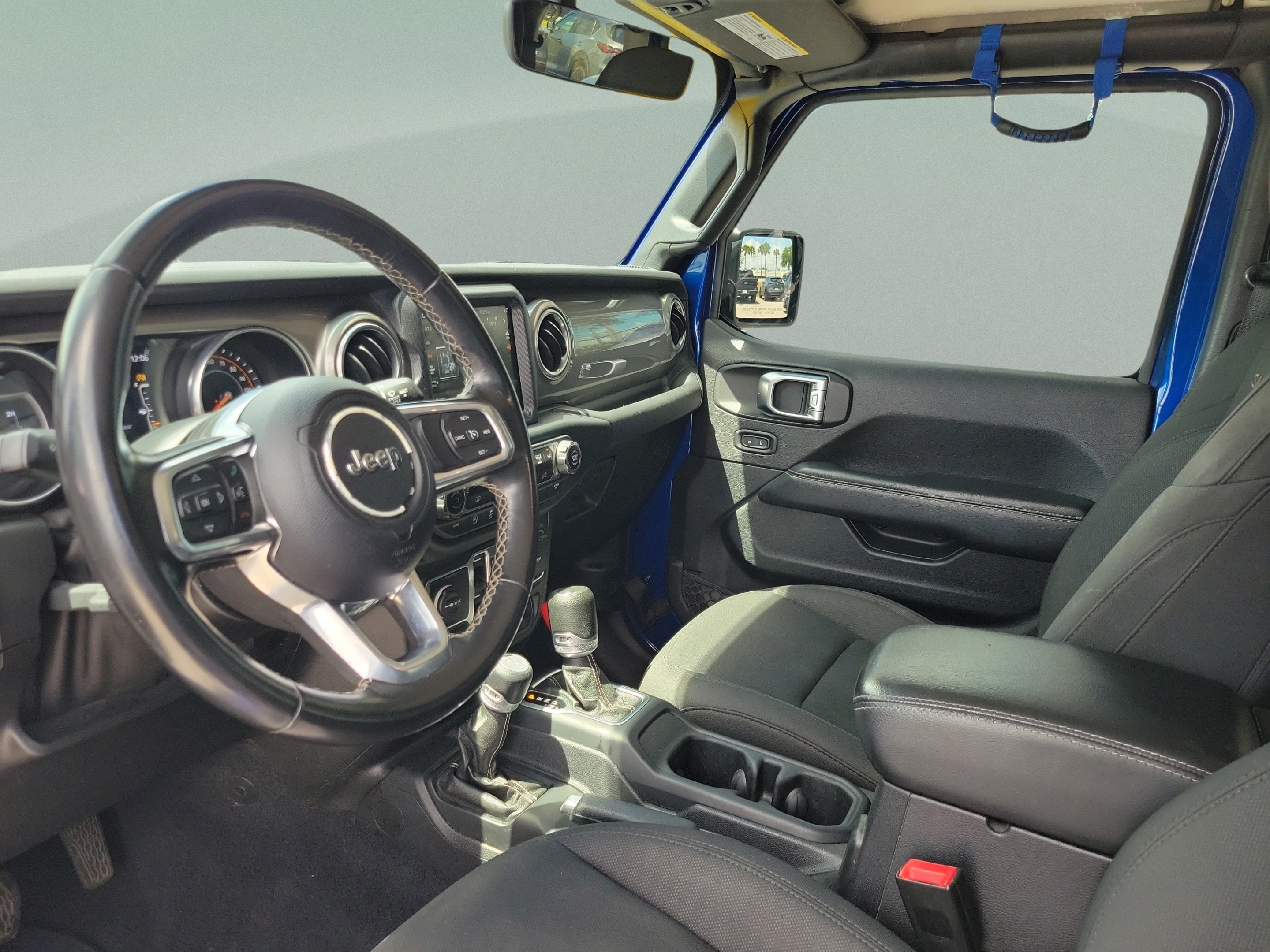 Used 2020 Jeep Wrangler Unlimited Sahara w/ Uconnect 4C Nav & Sound Group AWD/4WD image 18