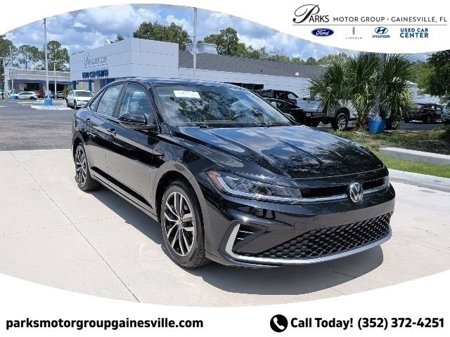 Used 2025 Volkswagen Jetta SE FWD image 1