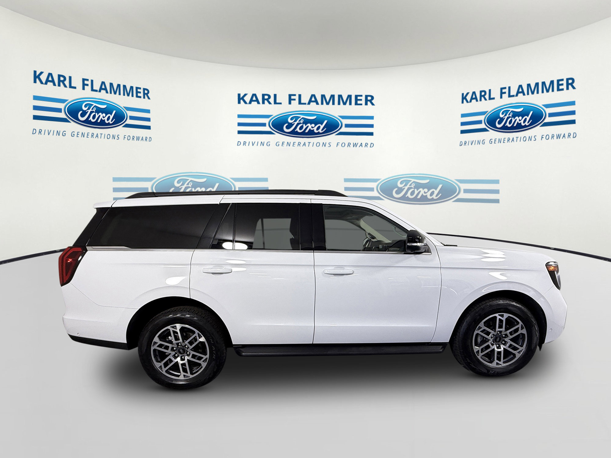 Certified 2025 Ford Expedition Active AWD/4WD image 2