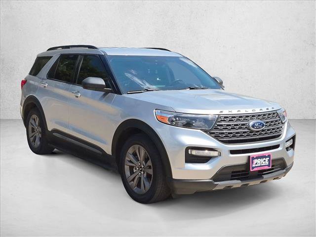 Certified 2021 Ford Explorer XLT w/ Equipment Group 202A RWD image 3