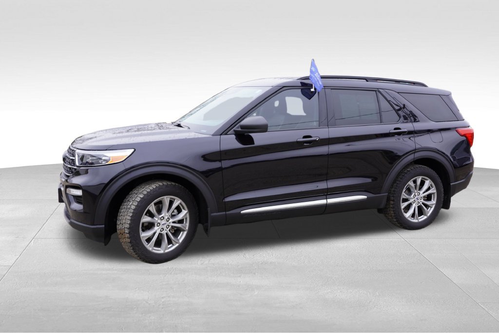 Certified 2022 Ford Explorer XLT w/ Equipment Group 202A AWD/4WD image 11