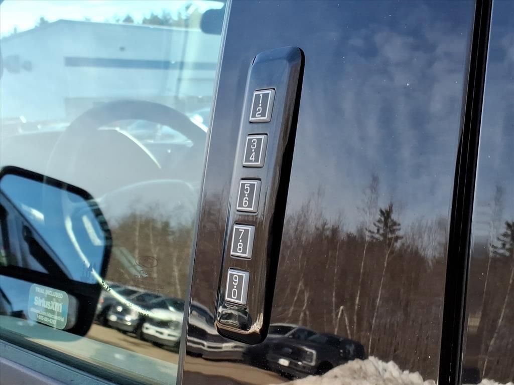 Certified 2020 Ford F250 XLT w/ Tremor Off-Road Package image 13