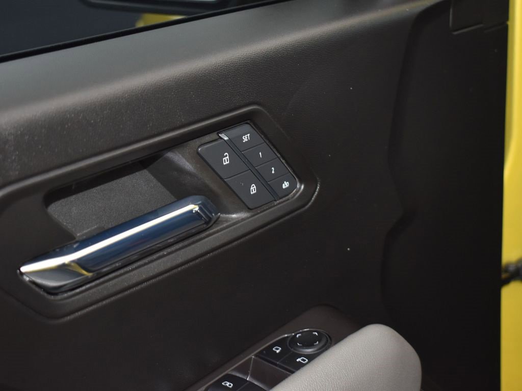 Used 2024 Chevrolet Colorado ZR2 w/ ZR2 Convenience Package III image 9