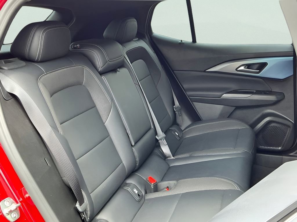 Used 2025 Chevrolet Equinox EV LT w/ Convenience Package image 18