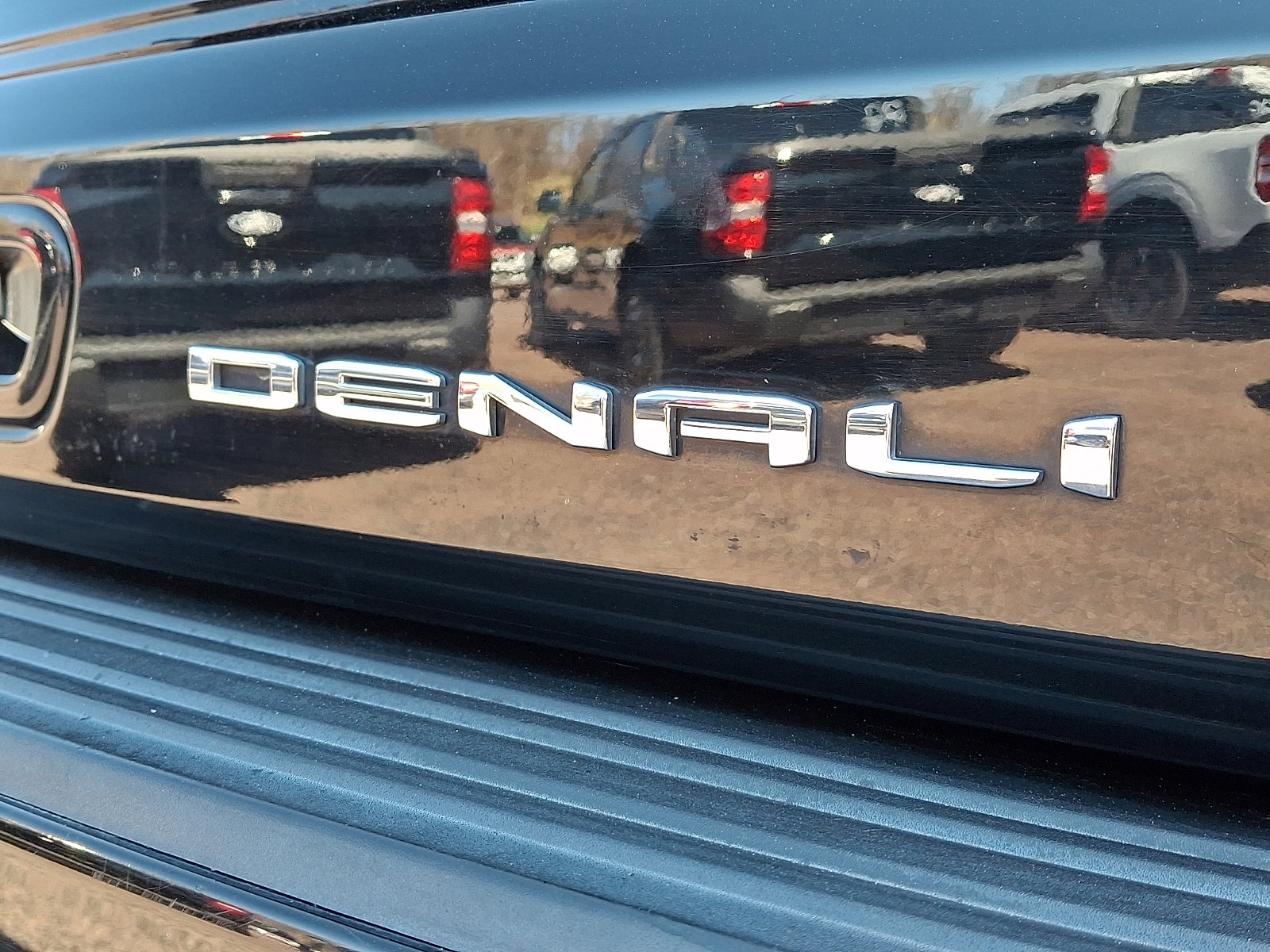 Used 2021 GMC Yukon Denali image 31