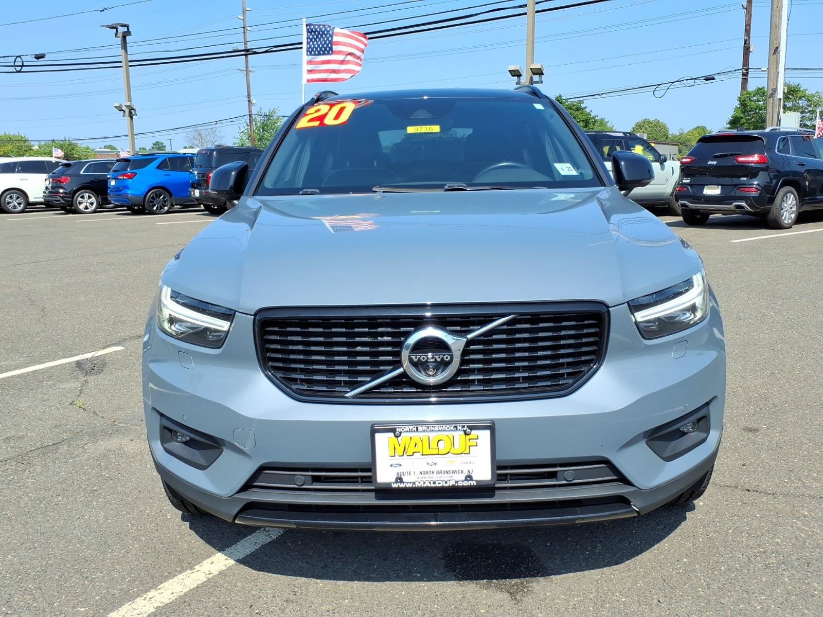 Used 2020 Volvo XC40 T5 R-Design w/ Protection Package AWD/4WD image 2