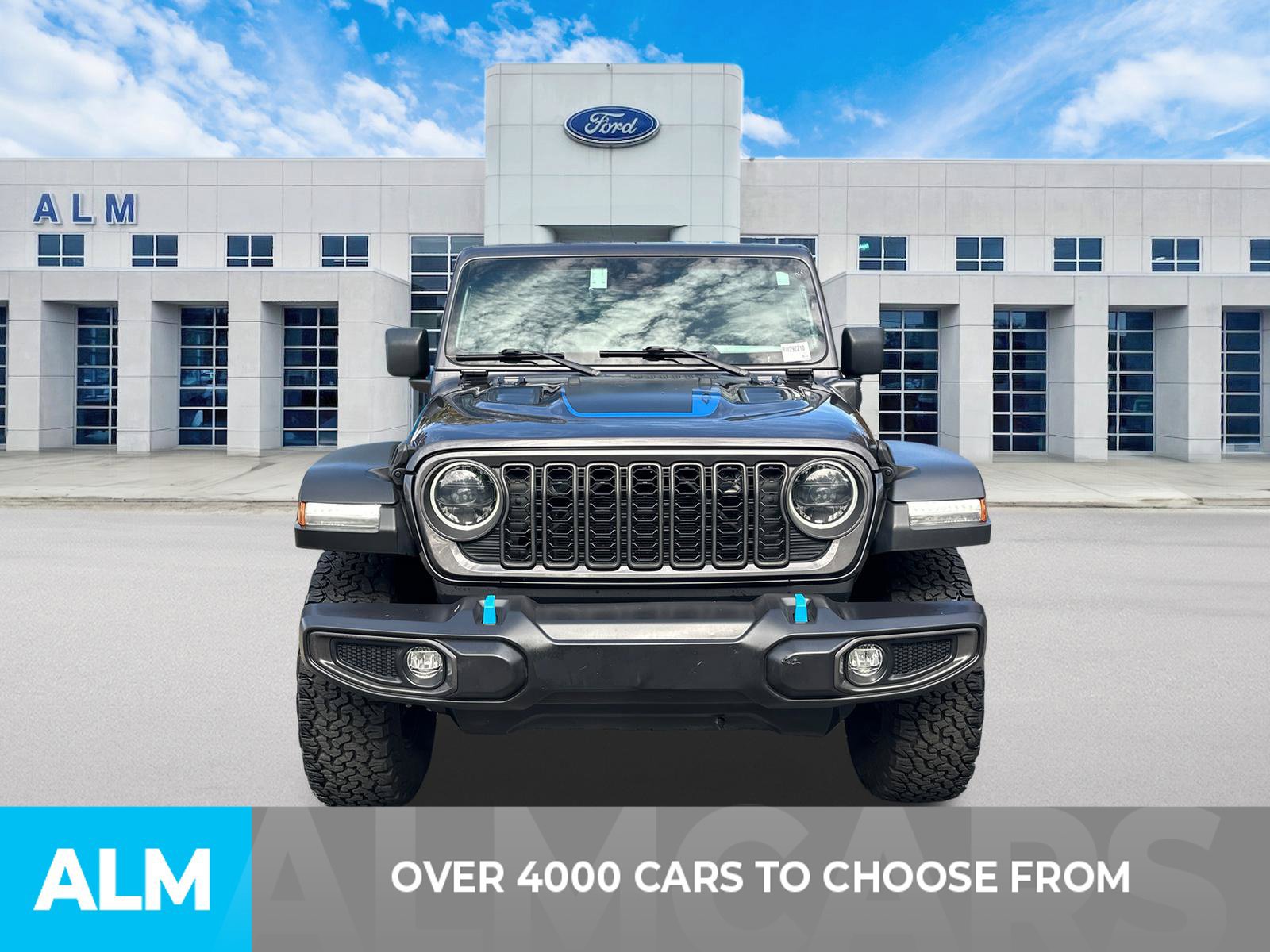 Used 2024 Jeep Wrangler Unlimited Rubicon 4xe AWD/4WD image 2