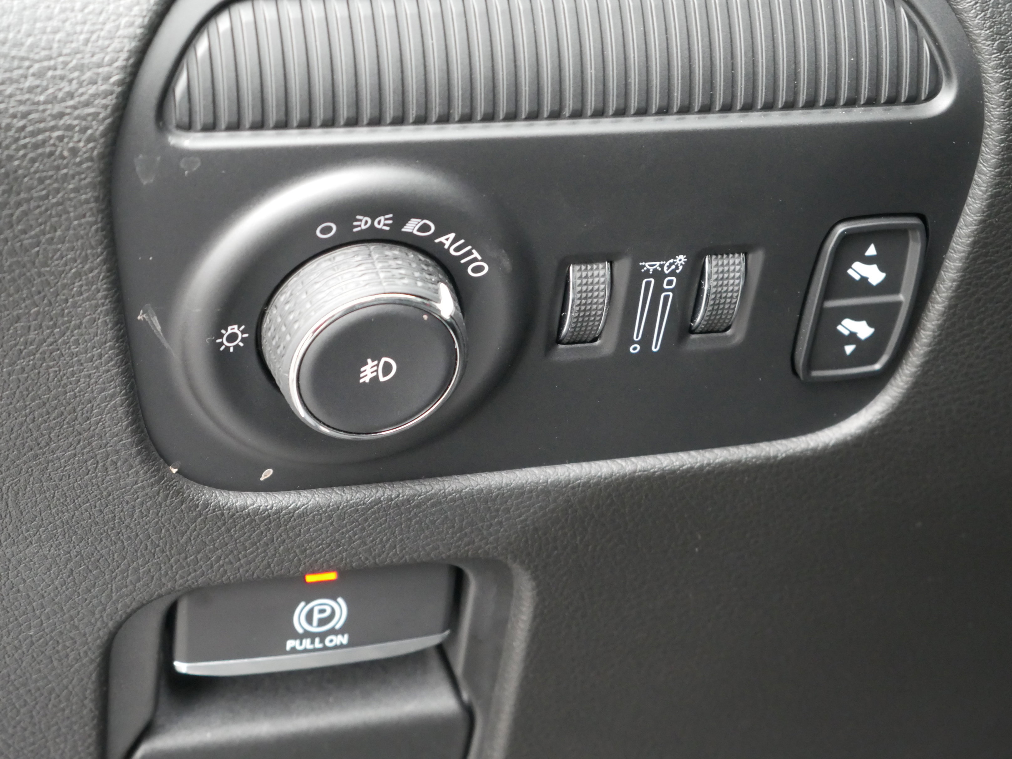 Used 2024 Jeep Wagoneer 4WD image 11