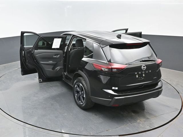 Used 2025 Nissan Rogue SV AWD/4WD image 23