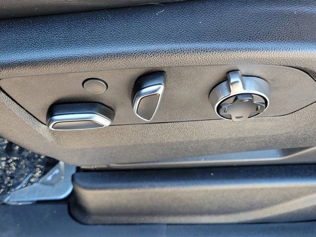 Used 2023 GMC Yukon Denali Ultimate image 27