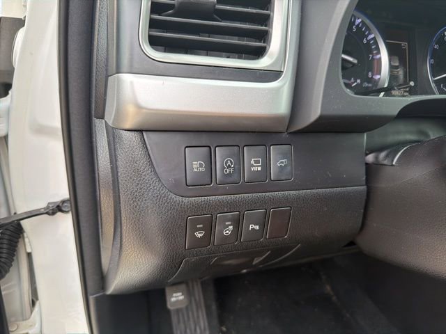 Used 2017 Toyota Highlander Limited Platinum image 24