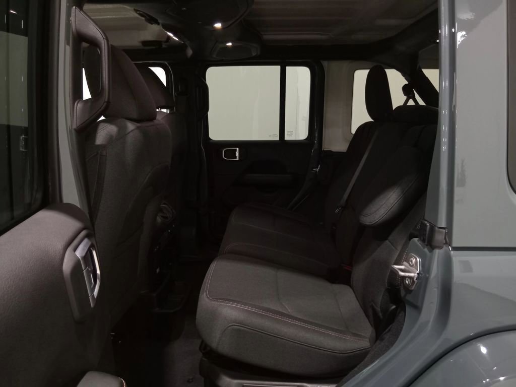 Used 2024 Jeep Wrangler Unlimited Sahara image 15