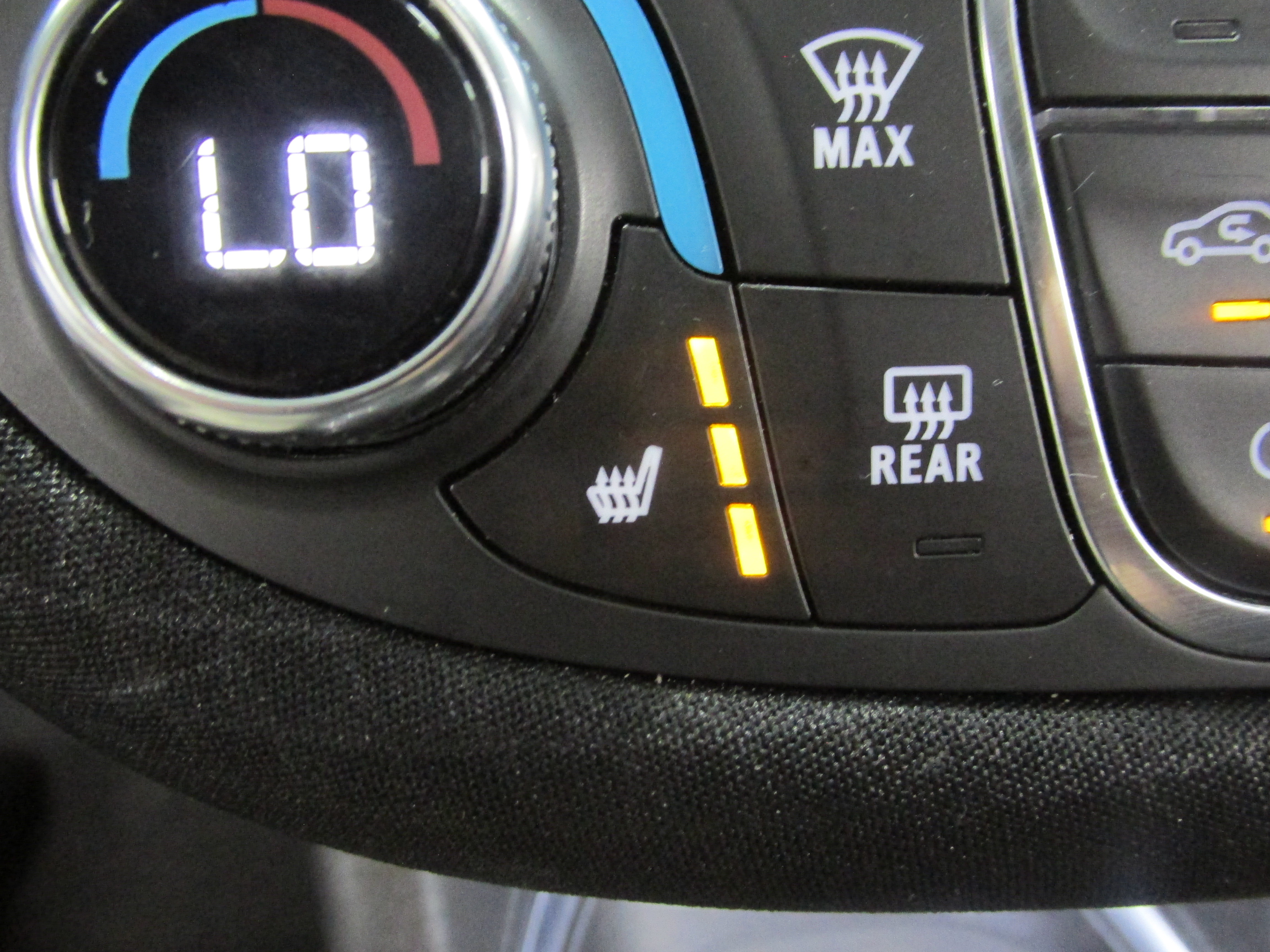 Used 2025 Chevrolet Malibu LT FWD image 32
