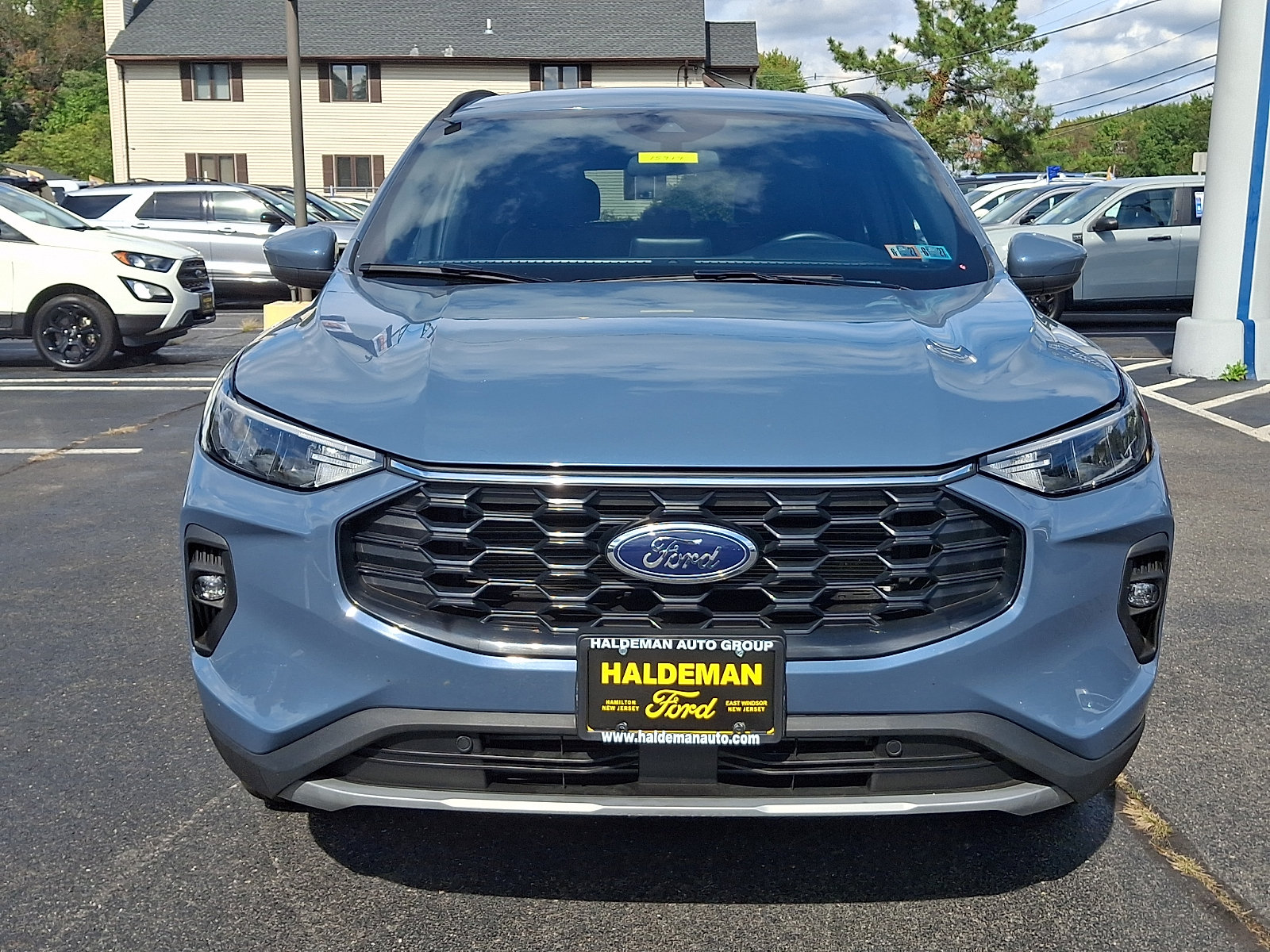 Certified 2025 Ford Escape ST-Line Select AWD/4WD image 2