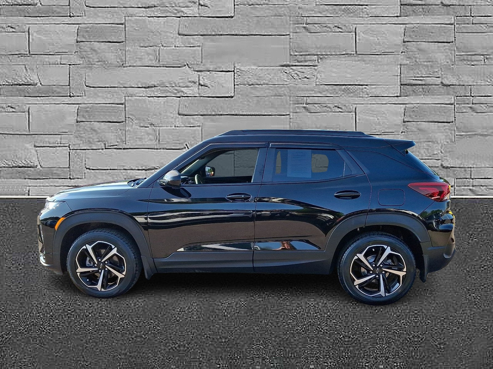 Used 2022 Chevrolet TrailBlazer RS w/ Sun and Liftgate Package AWD/4WD image 6