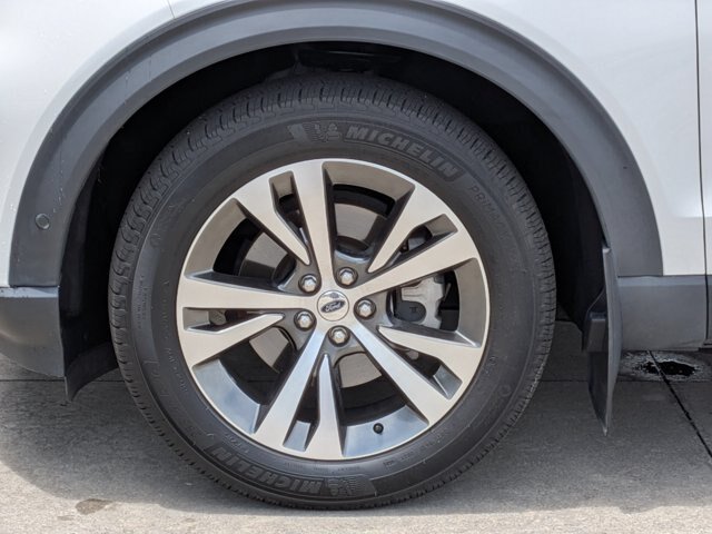 Certified 2020 Ford Explorer Platinum w/ Premium Technology Package AWD/4WD image 11