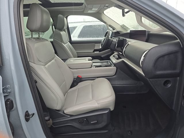 Certified 2025 Ford Expedition Active AWD/4WD image 14
