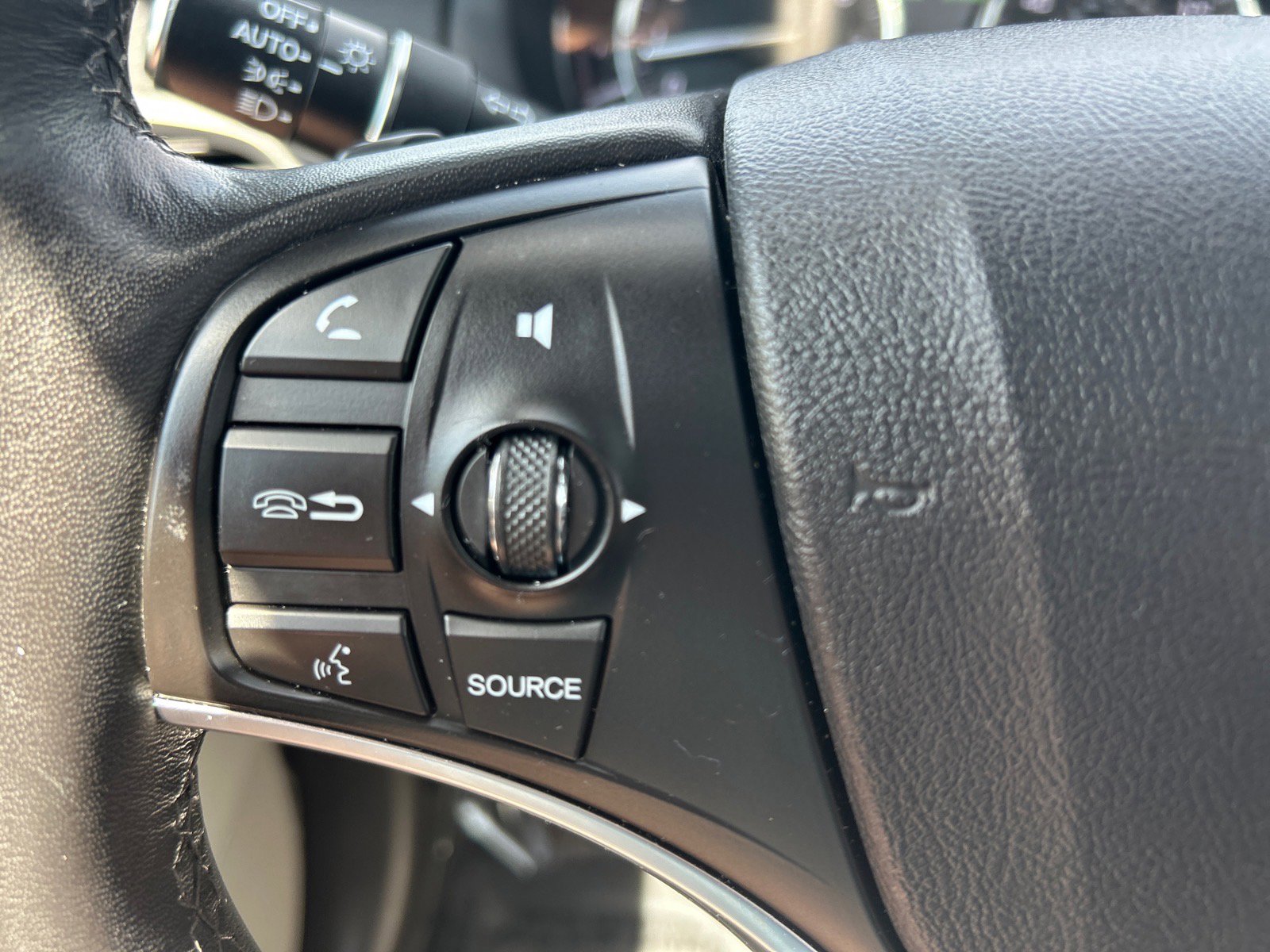 Used 2018 Acura MDX SH-AWD w/ Technology Package image 27