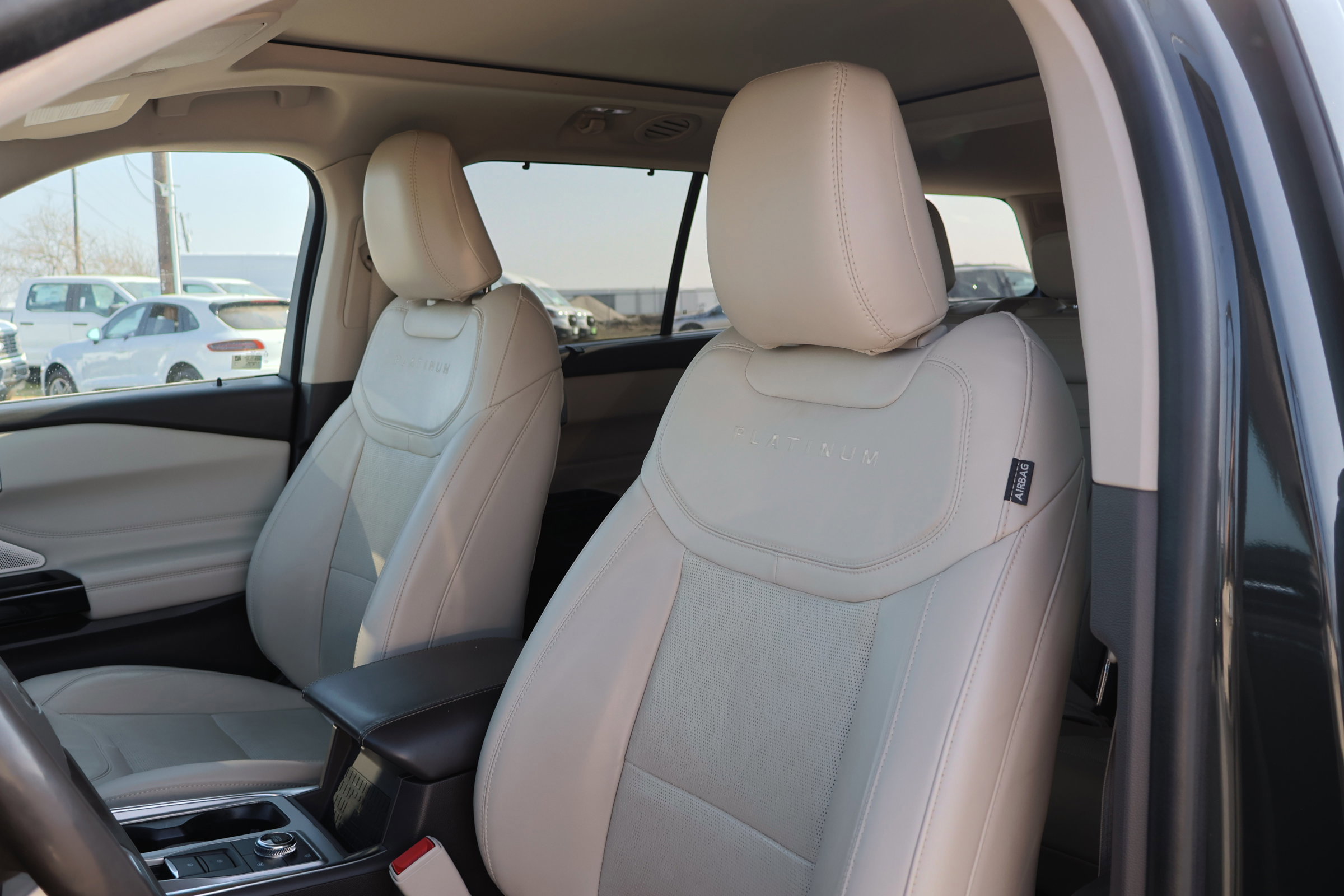 Certified 2022 Ford Explorer Platinum w/ Equipment Group 601A image 14