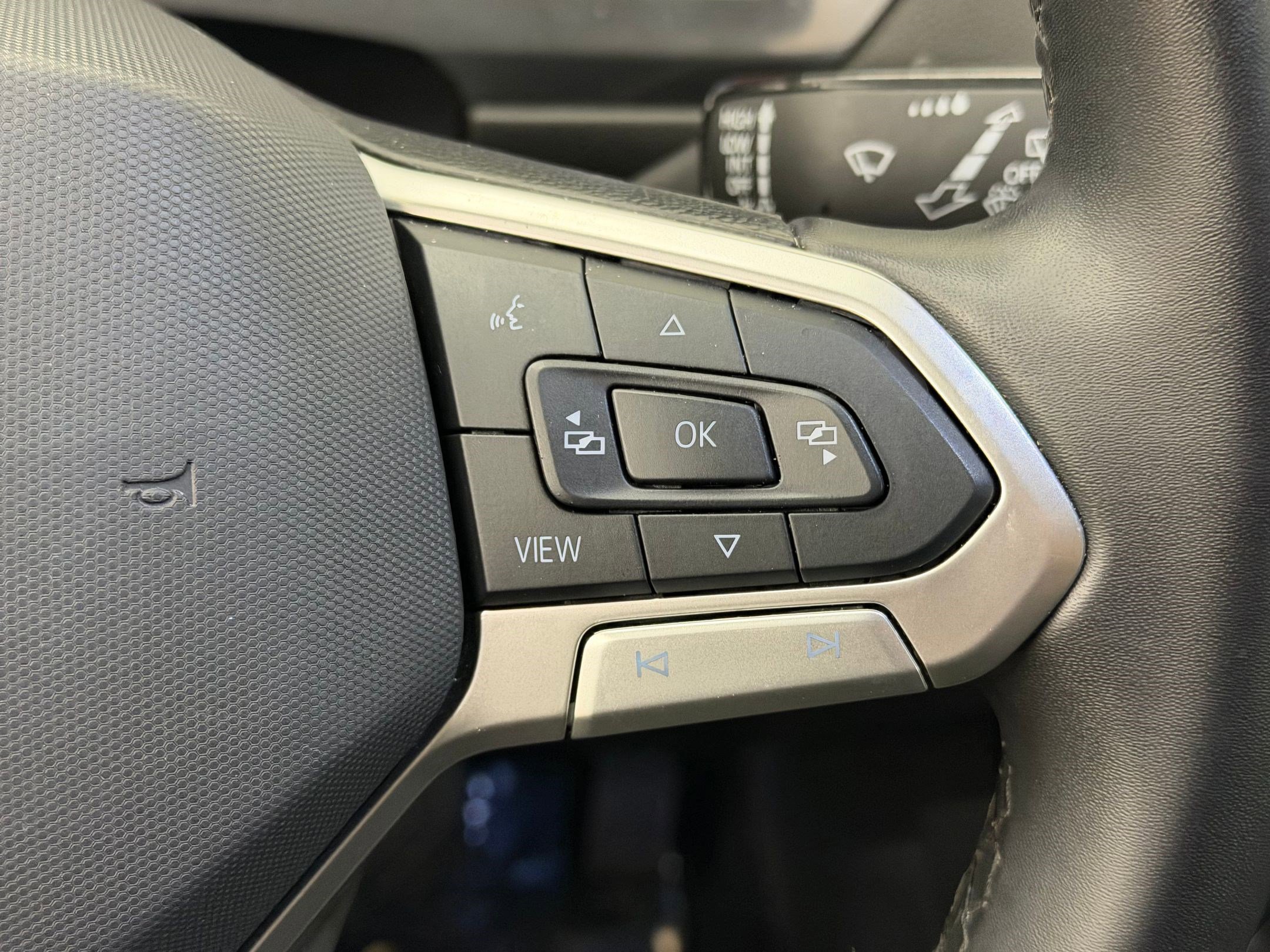 Used 2024 Volkswagen Tiguan Wolfsburg Edition image 24