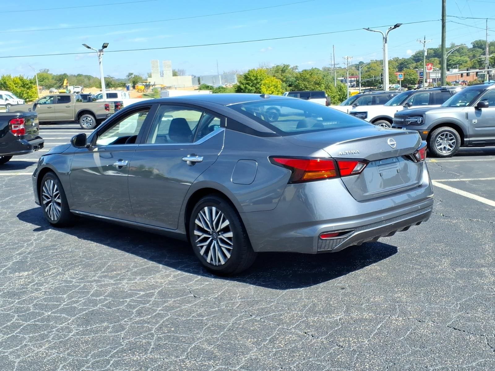 Used 2025 Nissan Altima 2.5 SV FWD image 5
