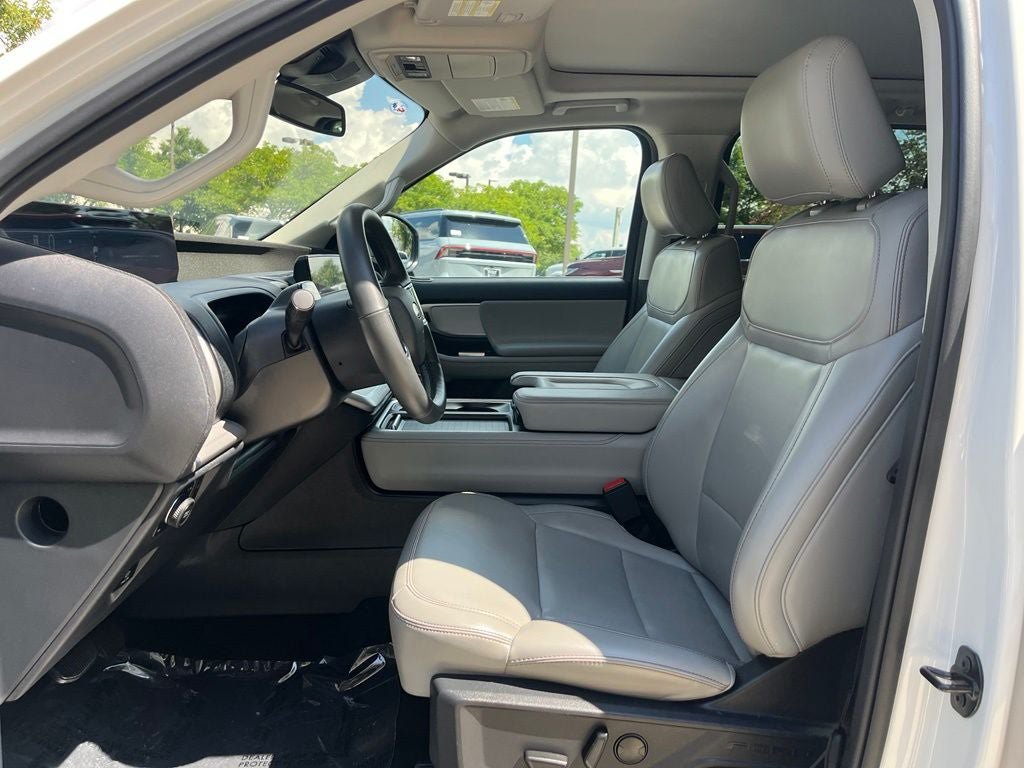 Certified 2025 Ford Expedition Active AWD/4WD image 22