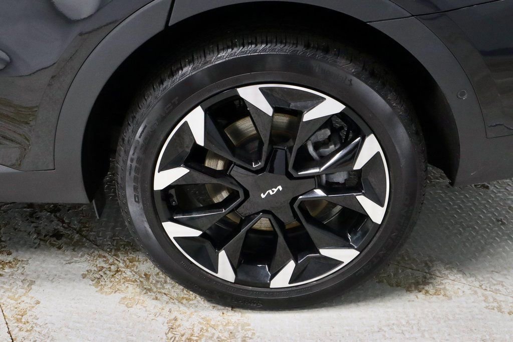 Used 2025 Kia Sorento SX image 17