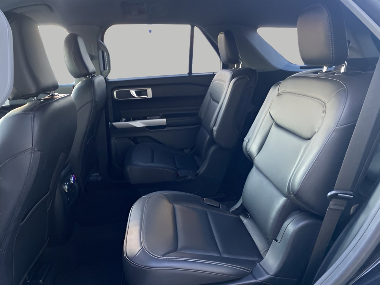 Certified 2022 Ford Explorer XLT w/ Equipment Group 202A image 9