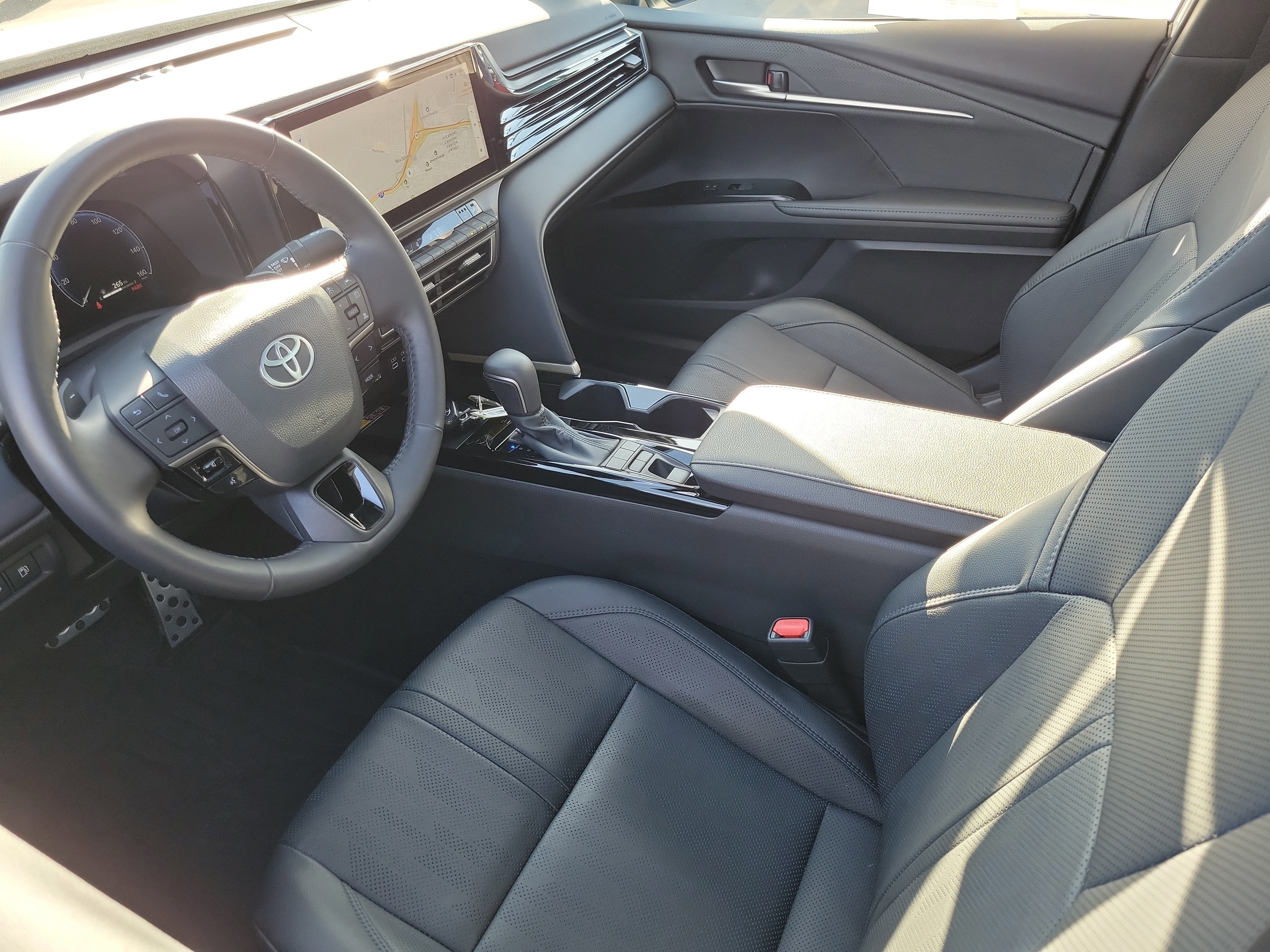 Used 2025 Toyota Camry XSE image 4