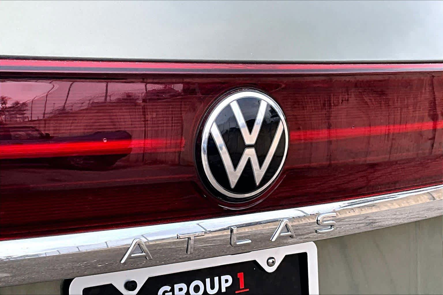 Used 2025 Volkswagen Atlas SEL Premium R-Line AWD/4WD image 32