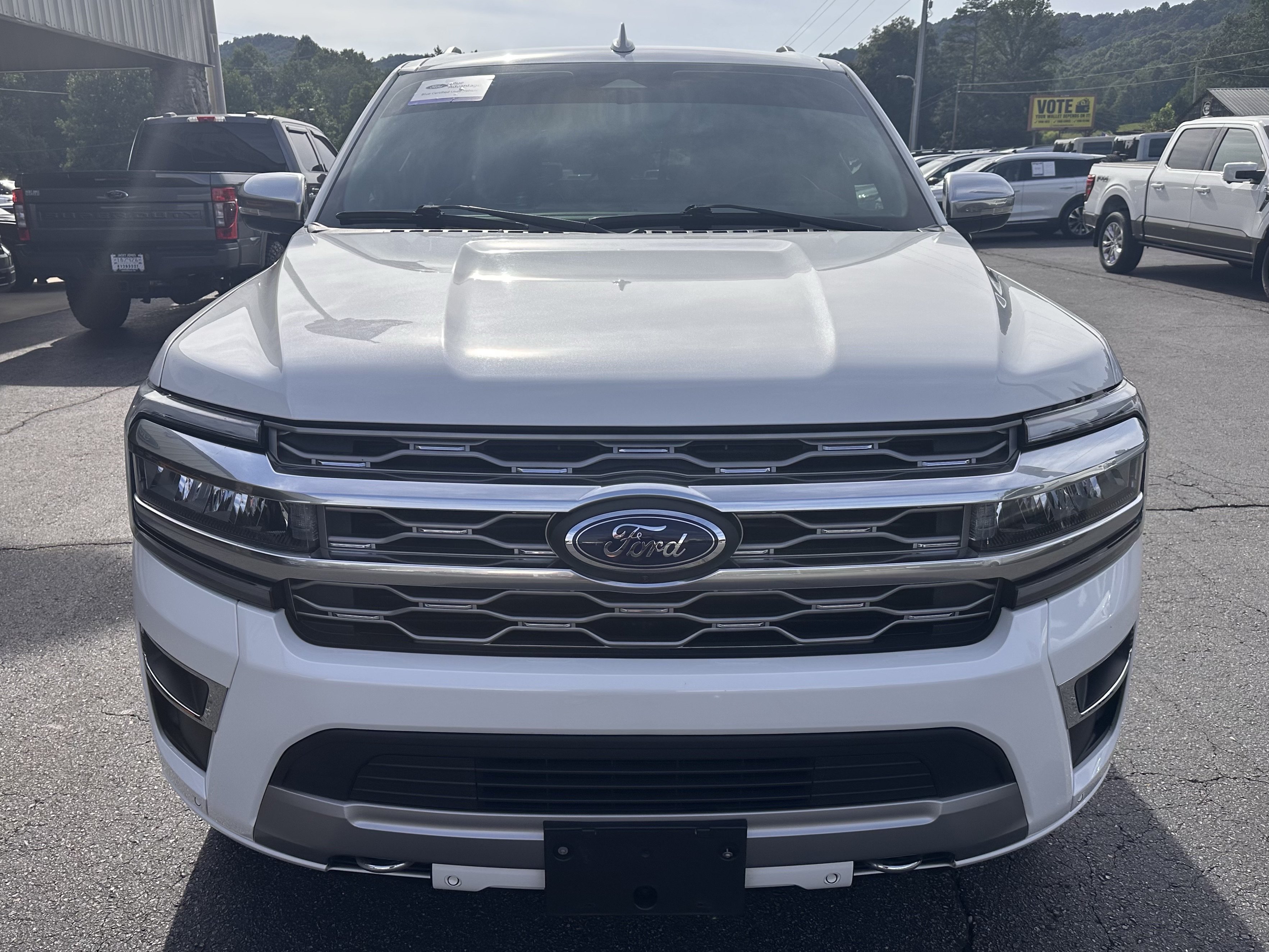 Certified 2024 Ford Expedition Max Platinum AWD/4WD image 3