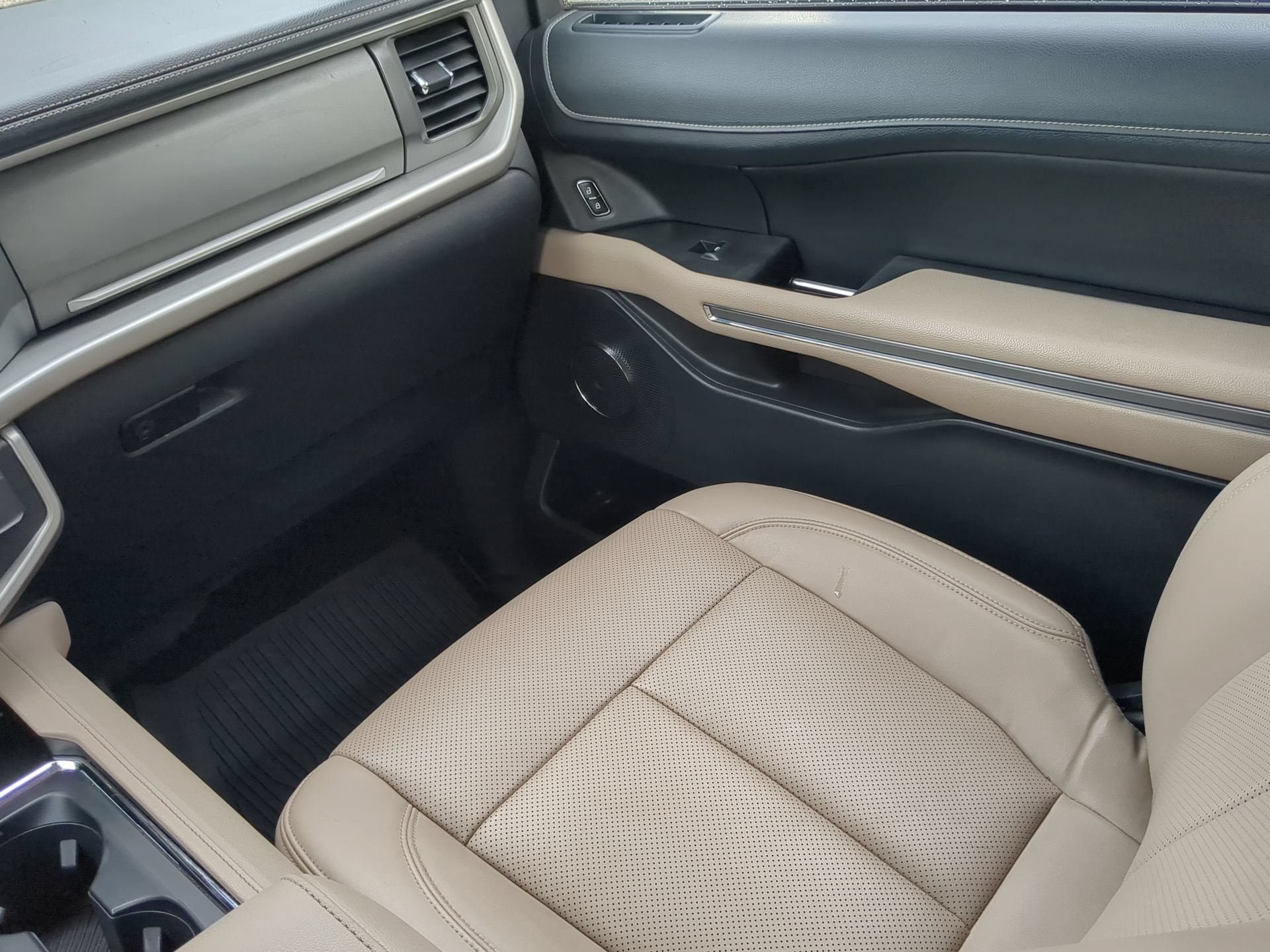Certified 2023 Ford Expedition XLT RWD image 53