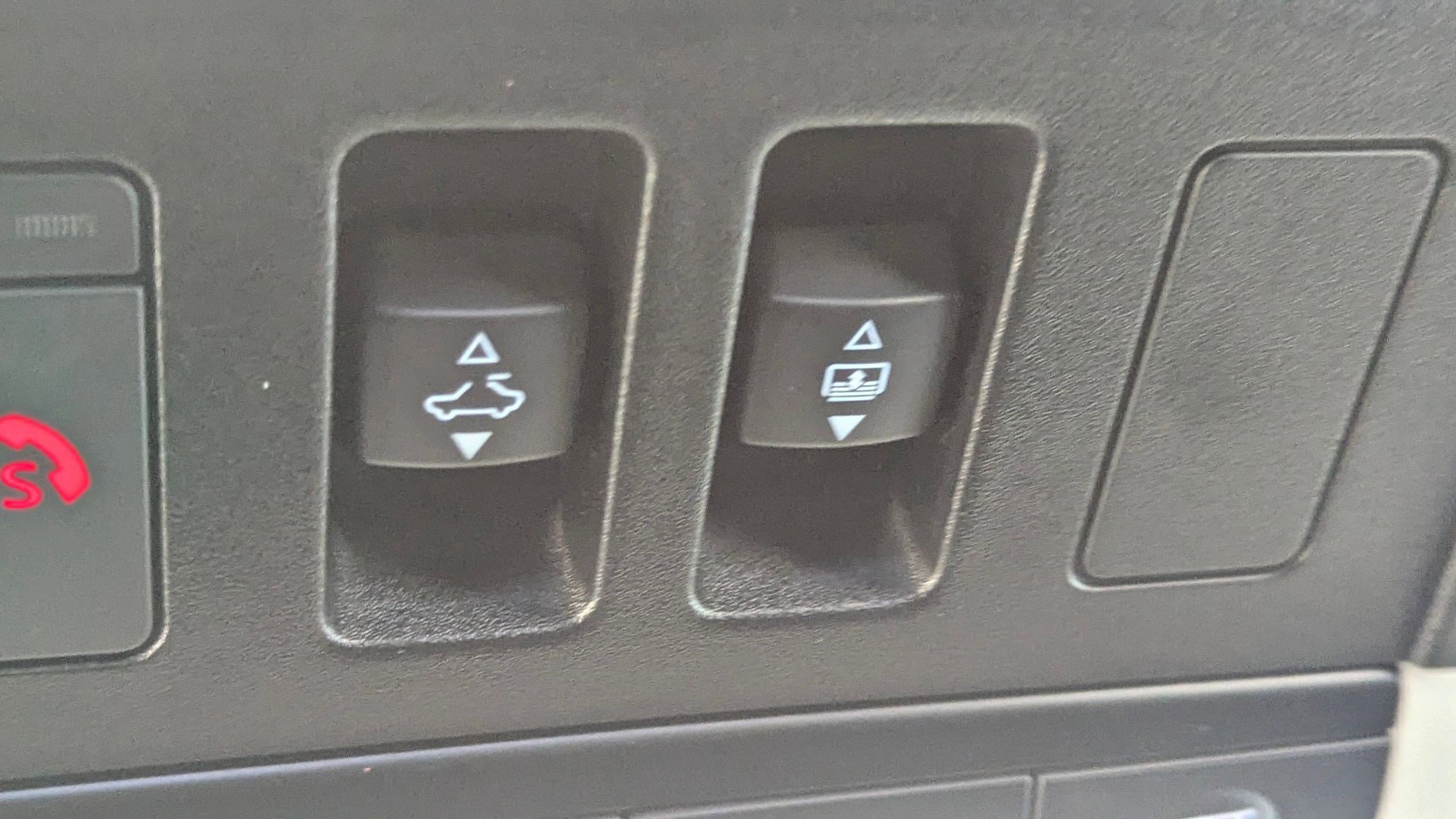 Used 2021 Nissan Rogue SV w/ Premium Package image 26